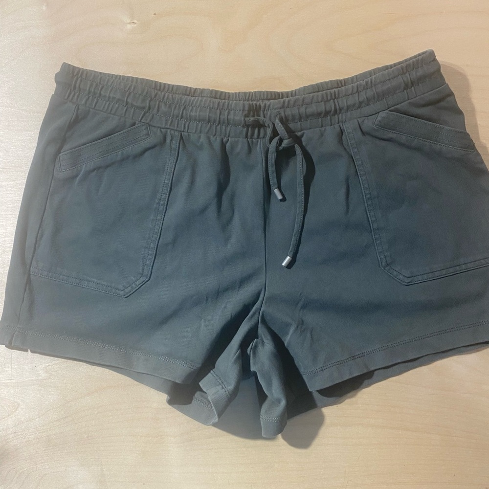 St. John's Bay Women's Athletic Gray Shorts XL (GA)